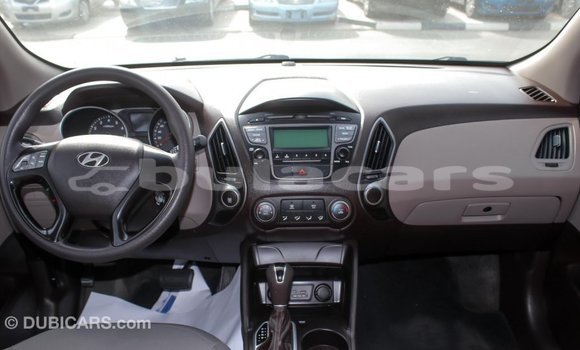 Buy Import Hyundai Tucson Beige Car in Import - Dubai in Central Buy Import Hyundai Tucson Beige Car in Import - Dubai in Central