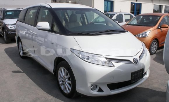 Buy Import Toyota Previa White Car in Import - Dubai in Central Buy Import Toyota Previa White Car in Import - Dubai in Central