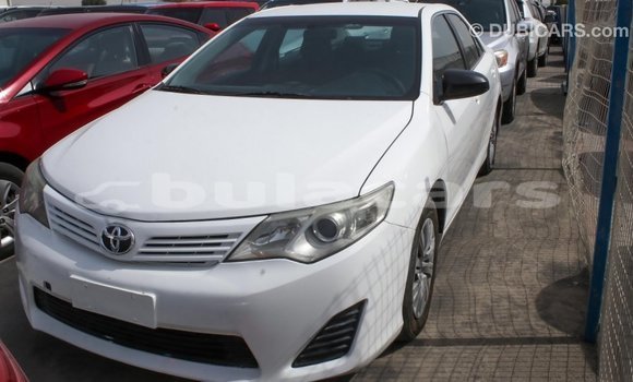 Buy Import Toyota Camry White Car in Import - Dubai in Central Buy Import Toyota Camry White Car in Import - Dubai in Central