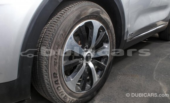 Acheter Import Voiture Kia Sorento Gris à Import - Dubai, Central Acheter Import Voiture Kia Sorento Gris à Import - Dubai, Central