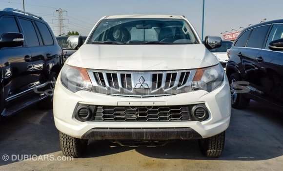 Acheter Import Voiture Mitsubishi L200 Blanc à Import - Dubai, Central Acheter Import Voiture Mitsubishi L200 Blanc à Import - Dubai, Central