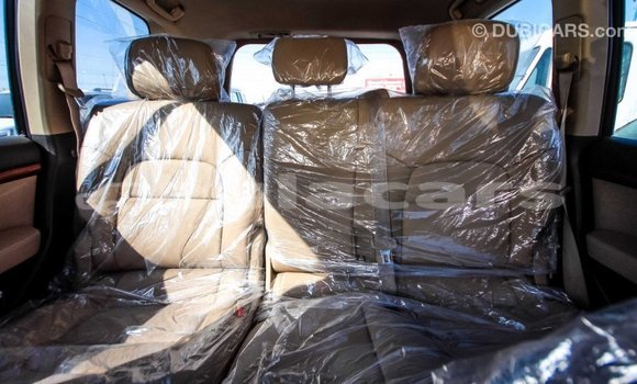 Acheter Import Voiture Toyota Land Cruiser Blanc à Import - Dubai, Central Acheter Import Voiture Toyota Land Cruiser Blanc à Import - Dubai, Central