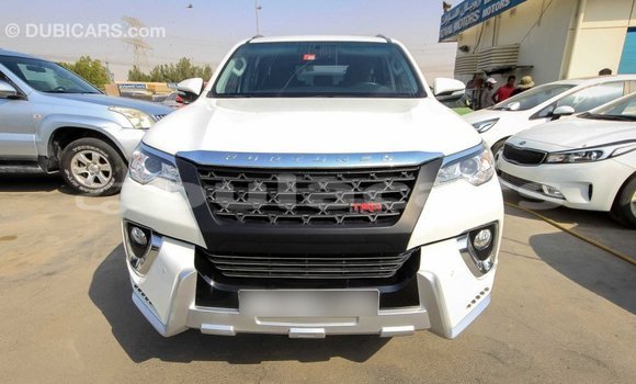 Acheter Import Voiture Toyota Fortuner Blanc à Import - Dubai, Central Acheter Import Voiture Toyota Fortuner Blanc à Import - Dubai, Central