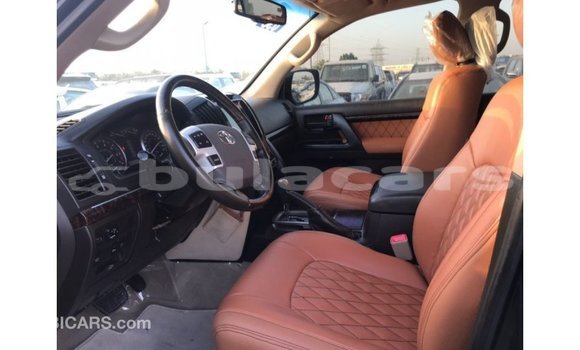 Buy Import Toyota Land Cruiser Black Car in Import - Dubai in Central Buy Import Toyota Land Cruiser Black Car in Import - Dubai in Central