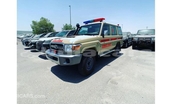 Buy Import Toyota Land Cruiser Beige Car in Import - Dubai in Central Buy Import Toyota Land Cruiser Beige Car in Import - Dubai in Central