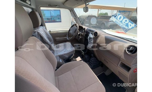 Buy Import Toyota Land Cruiser Beige Car in Import - Dubai in Central Buy Import Toyota Land Cruiser Beige Car in Import - Dubai in Central