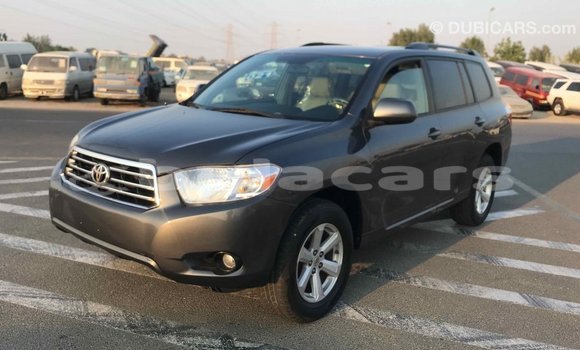 Buy Import Toyota Highlander Grey Car in Import - Dubai in Central Buy Import Toyota Highlander Grey Car in Import - Dubai in Central