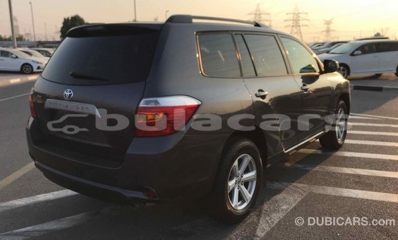 Buy Import Toyota Highlander Grey Car in Import - Dubai in Central Buy Import Toyota Highlander Grey Car in Import - Dubai in Central