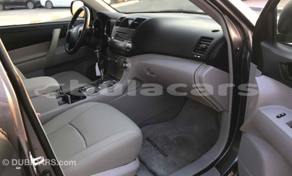 Buy Import Toyota Highlander Grey Car in Import - Dubai in Central Buy Import Toyota Highlander Grey Car in Import - Dubai in Central