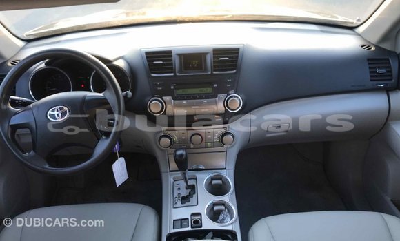 Buy Import Toyota Highlander Grey Car in Import - Dubai in Central Buy Import Toyota Highlander Grey Car in Import - Dubai in Central