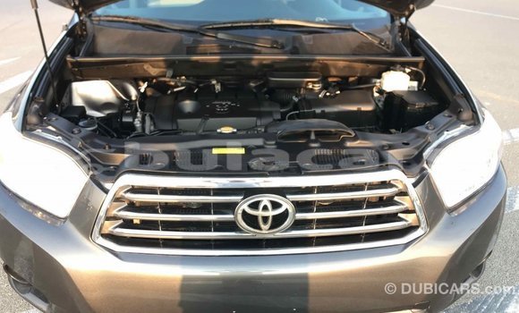 Buy Import Toyota Highlander Grey Car in Import - Dubai in Central Buy Import Toyota Highlander Grey Car in Import - Dubai in Central