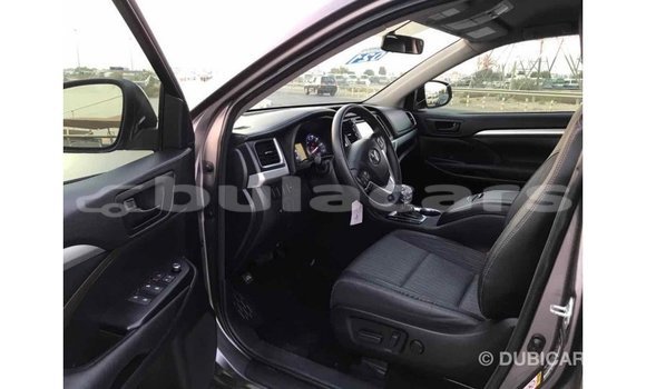 Buy Import Toyota Highlander Grey Car in Import - Dubai in Central Buy Import Toyota Highlander Grey Car in Import - Dubai in Central