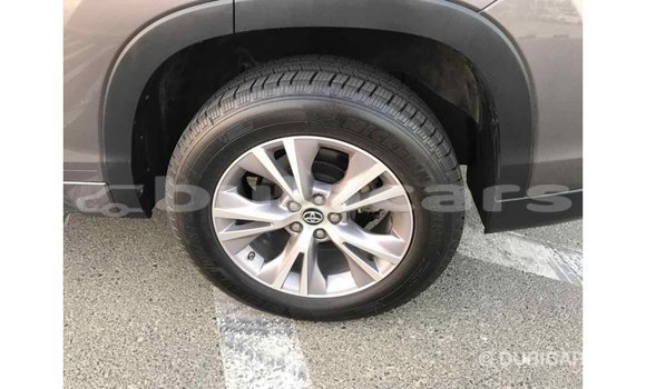 Buy Import Toyota Highlander Grey Car in Import - Dubai in Central Buy Import Toyota Highlander Grey Car in Import - Dubai in Central