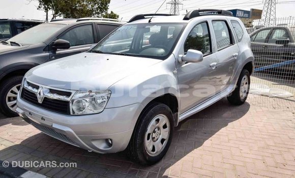 Acheter Import Voiture Renault Duster Gris à Import - Dubai, Central Acheter Import Voiture Renault Duster Gris à Import - Dubai, Central