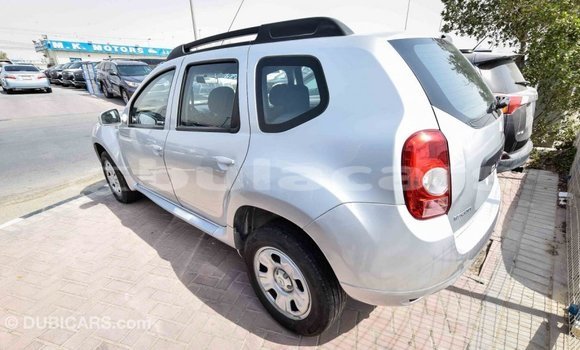 Acheter Import Voiture Renault Duster Gris à Import - Dubai, Central Acheter Import Voiture Renault Duster Gris à Import - Dubai, Central