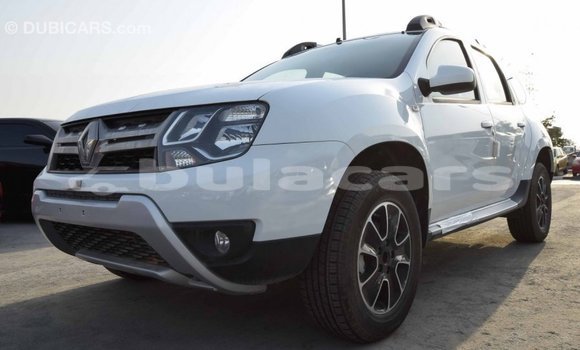 Acheter Import Voiture Renault Duster Blanc à Import - Dubai, Central Acheter Import Voiture Renault Duster Blanc à Import - Dubai, Central