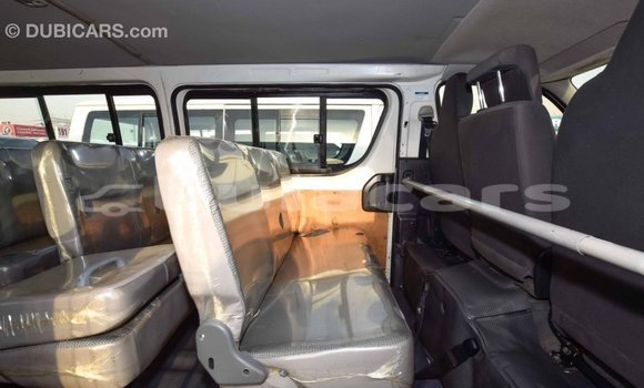 Acheter Import Voiture Toyota Hiace Blanc à Import - Dubai, Central Acheter Import Voiture Toyota Hiace Blanc à Import - Dubai, Central