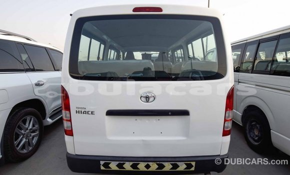 Acheter Import Voiture Toyota Hiace Blanc à Import - Dubai, Central Acheter Import Voiture Toyota Hiace Blanc à Import - Dubai, Central
