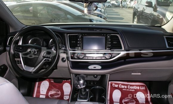 Buy Import Toyota Highlander Grey Car in Import - Dubai in Central Buy Import Toyota Highlander Grey Car in Import - Dubai in Central