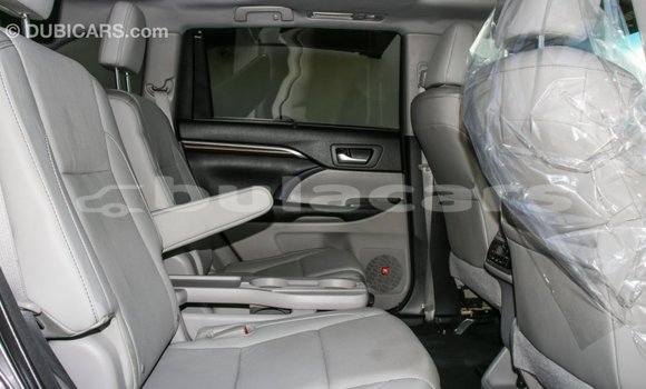 Buy Import Toyota Highlander Grey Car in Import - Dubai in Central Buy Import Toyota Highlander Grey Car in Import - Dubai in Central