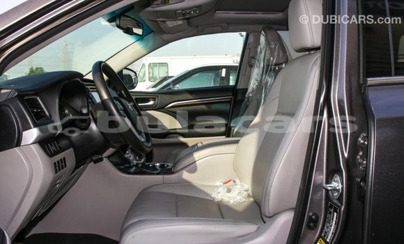 Buy Import Toyota Highlander Grey Car in Import - Dubai in Central Buy Import Toyota Highlander Grey Car in Import - Dubai in Central