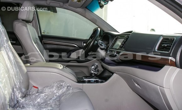 Buy Import Toyota Highlander Grey Car in Import - Dubai in Central Buy Import Toyota Highlander Grey Car in Import - Dubai in Central