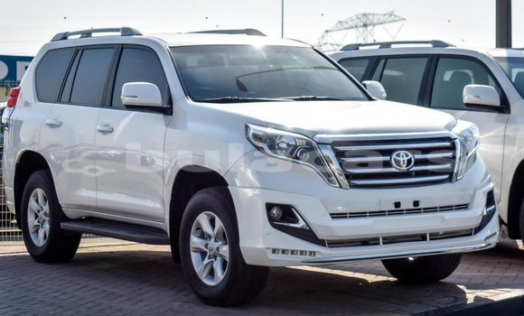 Acheter Import Voiture Toyota Prado Blanc à Import - Dubai, Central Acheter Import Voiture Toyota Prado Blanc à Import - Dubai, Central