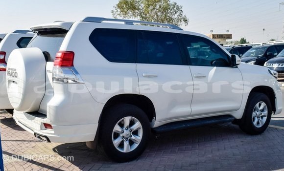 Acheter Import Voiture Toyota Prado Blanc à Import - Dubai, Central Acheter Import Voiture Toyota Prado Blanc à Import - Dubai, Central