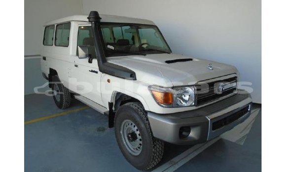 Buy Import Abarth 595 White Car in Import - Dubai in Central