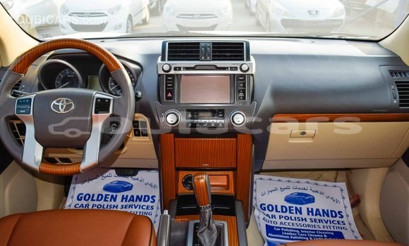 Acheter Import Voiture Toyota Prado Blanc à Import - Dubai, Central Acheter Import Voiture Toyota Prado Blanc à Import - Dubai, Central