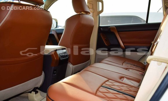 Acheter Import Voiture Toyota Prado Blanc à Import - Dubai, Central Acheter Import Voiture Toyota Prado Blanc à Import - Dubai, Central