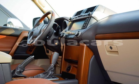 Acheter Import Voiture Toyota Prado Blanc à Import - Dubai, Central Acheter Import Voiture Toyota Prado Blanc à Import - Dubai, Central