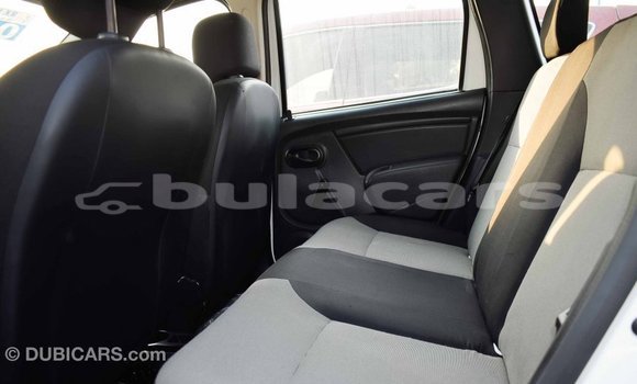 Buy Import Renault Duster White Car in Import - Dubai in Central Buy Import Renault Duster White Car in Import - Dubai in Central