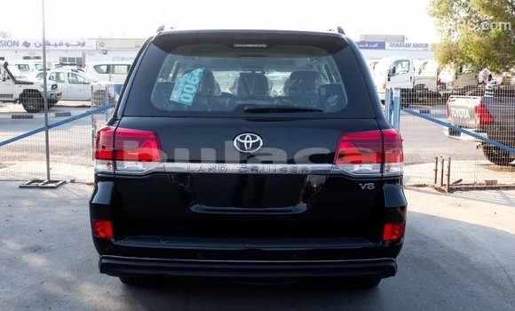 Buy Import Toyota Land Cruiser Black Car in Import - Dubai in Central Buy Import Toyota Land Cruiser Black Car in Import - Dubai in Central