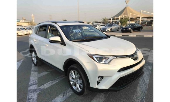 Buy Import Toyota 4Runner White Car in Import - Dubai in Central Buy Import Toyota 4Runner White Car in Import - Dubai in Central