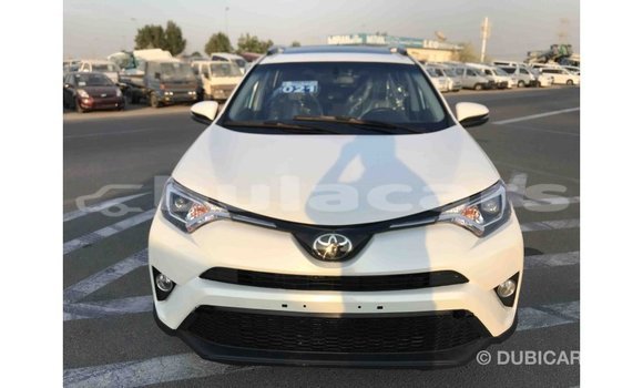 Buy Import Toyota 4Runner White Car in Import - Dubai in Central Buy Import Toyota 4Runner White Car in Import - Dubai in Central