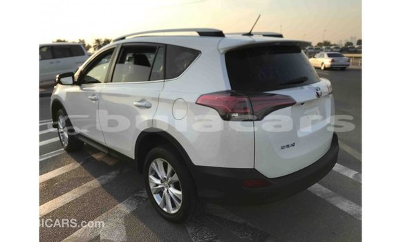 Buy Import Toyota 4Runner White Car in Import - Dubai in Central Buy Import Toyota 4Runner White Car in Import - Dubai in Central