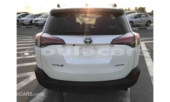 Buy Import Toyota 4Runner White Car in Import - Dubai in Central Buy Import Toyota 4Runner White Car in Import - Dubai in Central