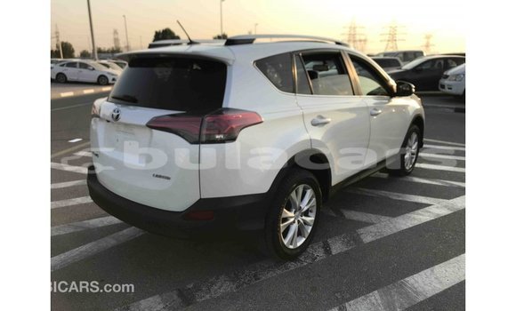 Buy Import Toyota 4Runner White Car in Import - Dubai in Central Buy Import Toyota 4Runner White Car in Import - Dubai in Central