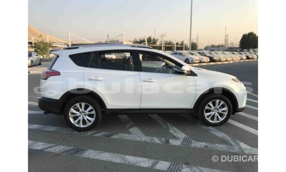Buy Import Toyota 4Runner White Car in Import - Dubai in Central Buy Import Toyota 4Runner White Car in Import - Dubai in Central