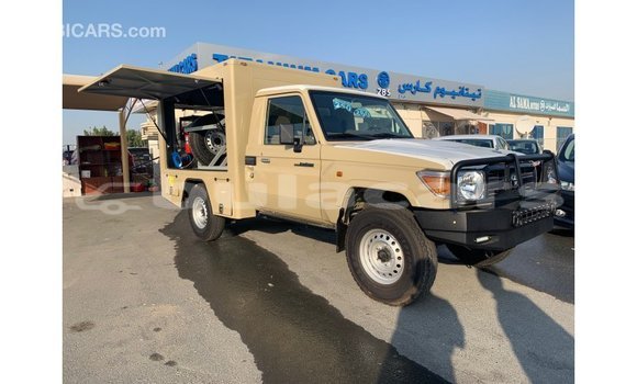 Buy Import Toyota Land Cruiser Beige Car in Import - Dubai in Central Buy Import Toyota Land Cruiser Beige Car in Import - Dubai in Central