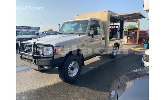 Buy Import Toyota Land Cruiser Beige Car in Import - Dubai in Central Buy Import Toyota Land Cruiser Beige Car in Import - Dubai in Central