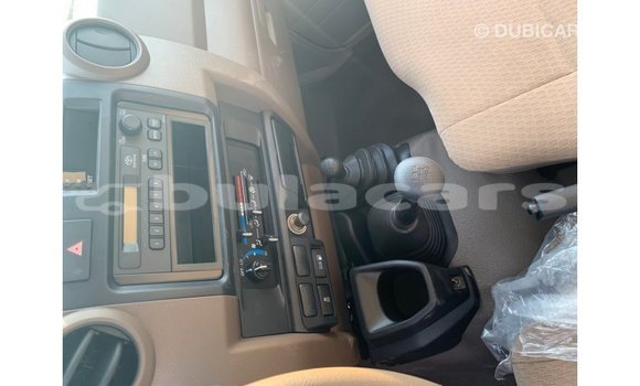 Buy Import Toyota Land Cruiser Beige Car in Import - Dubai in Central Buy Import Toyota Land Cruiser Beige Car in Import - Dubai in Central
