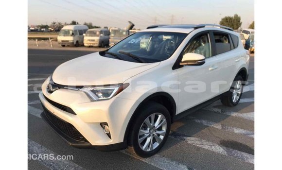 Buy Import Toyota 4Runner White Car in Import - Dubai in Central Buy Import Toyota 4Runner White Car in Import - Dubai in Central