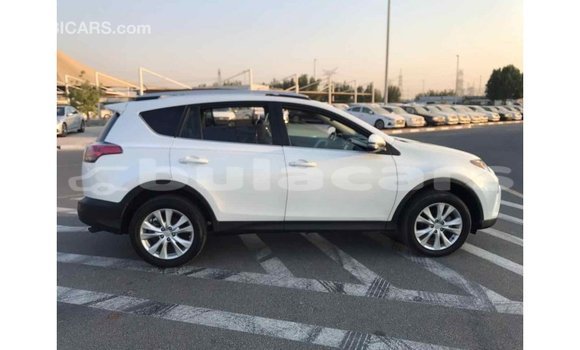 Buy Import Toyota 4Runner White Car in Import - Dubai in Central Buy Import Toyota 4Runner White Car in Import - Dubai in Central
