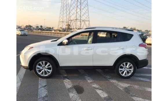 Buy Import Toyota 4Runner White Car in Import - Dubai in Central Buy Import Toyota 4Runner White Car in Import - Dubai in Central