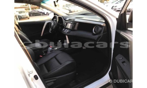 Buy Import Toyota 4Runner White Car in Import - Dubai in Central Buy Import Toyota 4Runner White Car in Import - Dubai in Central