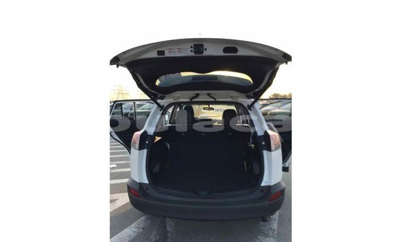 Buy Import Toyota 4Runner White Car in Import - Dubai in Central Buy Import Toyota 4Runner White Car in Import - Dubai in Central