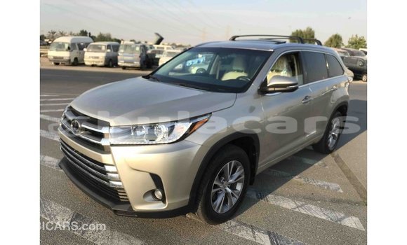 Buy Import Toyota Highlander Other Car in Import - Dubai in Central Buy Import Toyota Highlander Other Car in Import - Dubai in Central