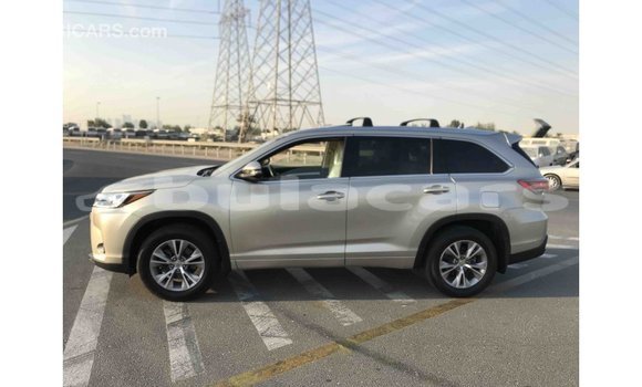 Buy Import Toyota Highlander Other Car in Import - Dubai in Central Buy Import Toyota Highlander Other Car in Import - Dubai in Central